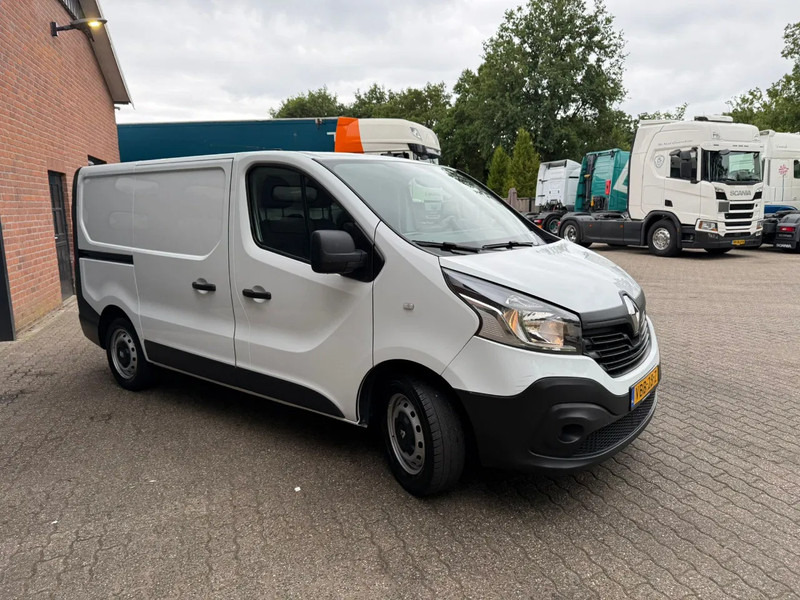 Renault Trafic 1.6 dCi T27 L1H1 Comfort Airco/Klima Trekhaak EURO 6 - Kis furgon: 3 kép. Renault Trafic 1.6 dCi T27 L1H1 Comfort Airco/Klima Trekhaak EURO 6 - Kis furgon: 3 kép.