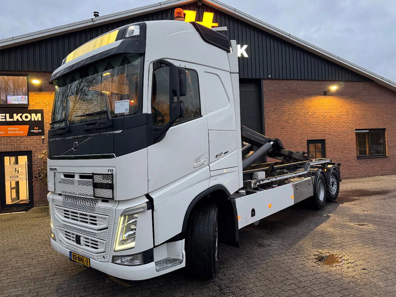 Volvo FH 460 6X2 VDL 25T Haakarm Standairco 9T Vooras Stuuras NL Truck - Horgos rakodó teherautó: 1 kép. Volvo FH 460 6X2 VDL 25T Haakarm Standairco 9T Vooras Stuuras NL Truck - Horgos rakodó teherautó: 1 kép.
