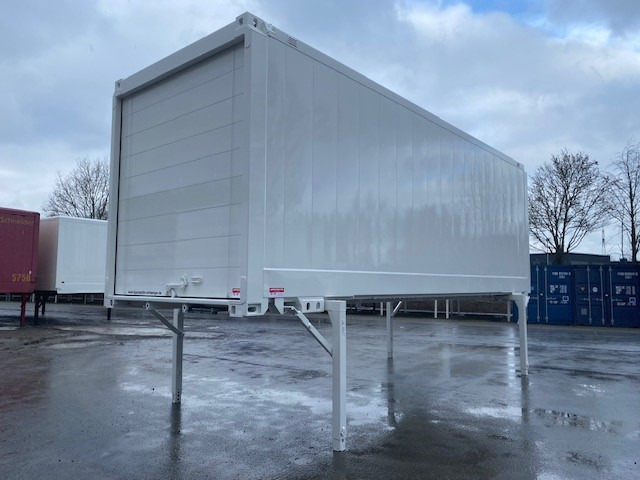 CIMC BDF-System 7.450 mm, LACK NEU in RAL 9010 - Premium Lackierung - Doboz felépitmény: 1 kép. CIMC BDF-System 7.450 mm, LACK NEU in RAL 9010 - Premium Lackierung - Doboz felépitmény: 1 kép.