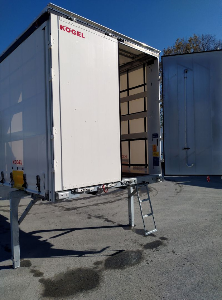 Kögel BDF-System, 7.450 mm lang. - Ponyvás felépítmény: 5 kép. Kögel BDF-System, 7.450 mm lang. - Ponyvás felépítmény: 5 kép.