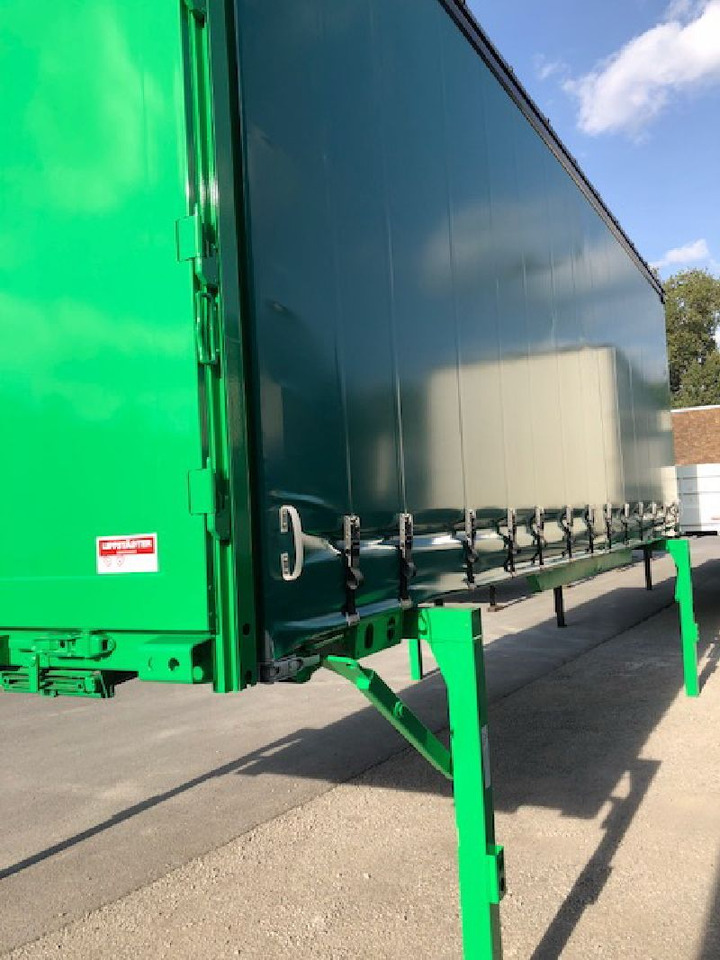 Kögel BDF-System, 7.450 mm lang - Ponyvás felépítmény: 2 kép. Kögel BDF-System, 7.450 mm lang - Ponyvás felépítmény: 2 kép.