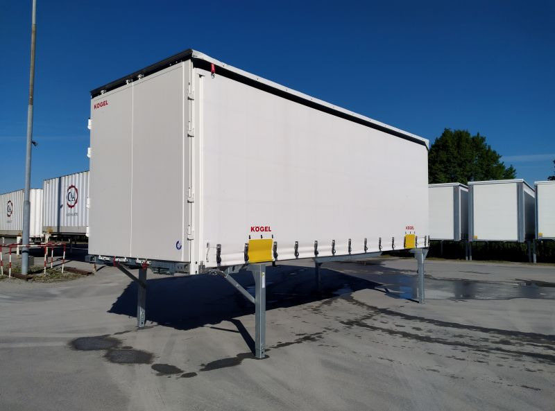 Kögel BDF-System, 7.450 mm lang. - Ponyvás felépítmény: 2 kép. Kögel BDF-System, 7.450 mm lang. - Ponyvás felépítmény: 2 kép.