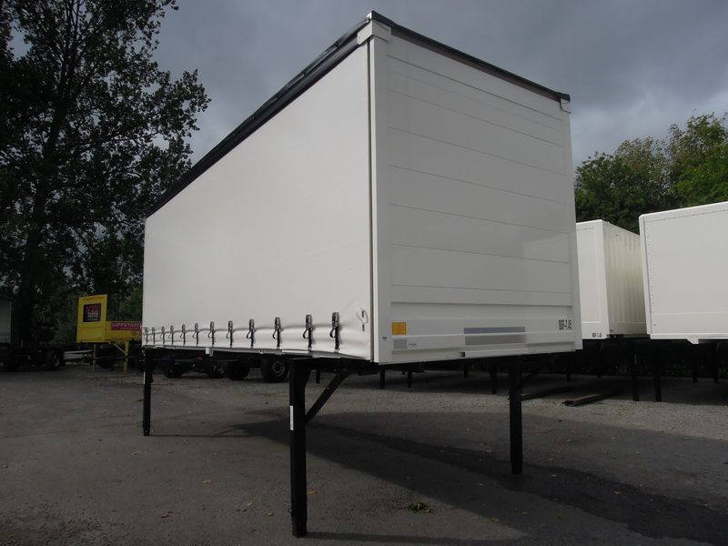 Krone BDF-System, 7.450 mm lang, ** AIRPIPE möglich - kein Wassersack oder Eis auf dem Dach! - Ponyvás felépítmény: 1 kép. Krone BDF-System, 7.450 mm lang, ** AIRPIPE möglich - kein Wassersack oder Eis auf dem Dach! - Ponyvás felépítmény: 1 kép.