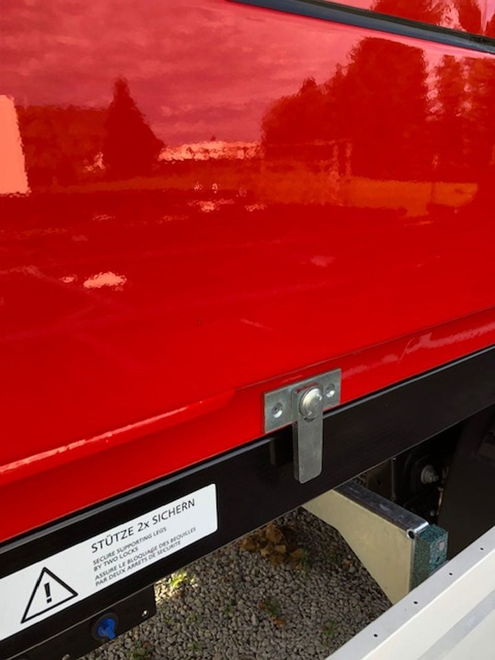 Krone BDF-System, 7.450 mm lang, LACK NEU! - Doboz felépitmény: 2 kép. Krone BDF-System, 7.450 mm lang, LACK NEU! - Doboz felépitmény: 2 kép.