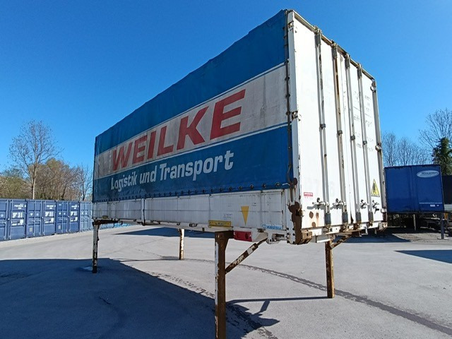 Krone BDF-System 7.45m, Portaltüren, Edscha - Ponyvás felépítmény: 1 kép. Krone BDF-System 7.45m, Portaltüren, Edscha - Ponyvás felépítmény: 1 kép.