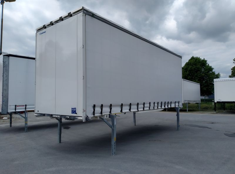 Krone BDF-System, 7.820 mm lang, FABRIKNEU - Ponyvás felépítmény: 2 kép. Krone BDF-System, 7.820 mm lang, FABRIKNEU - Ponyvás felépítmény: 2 kép.