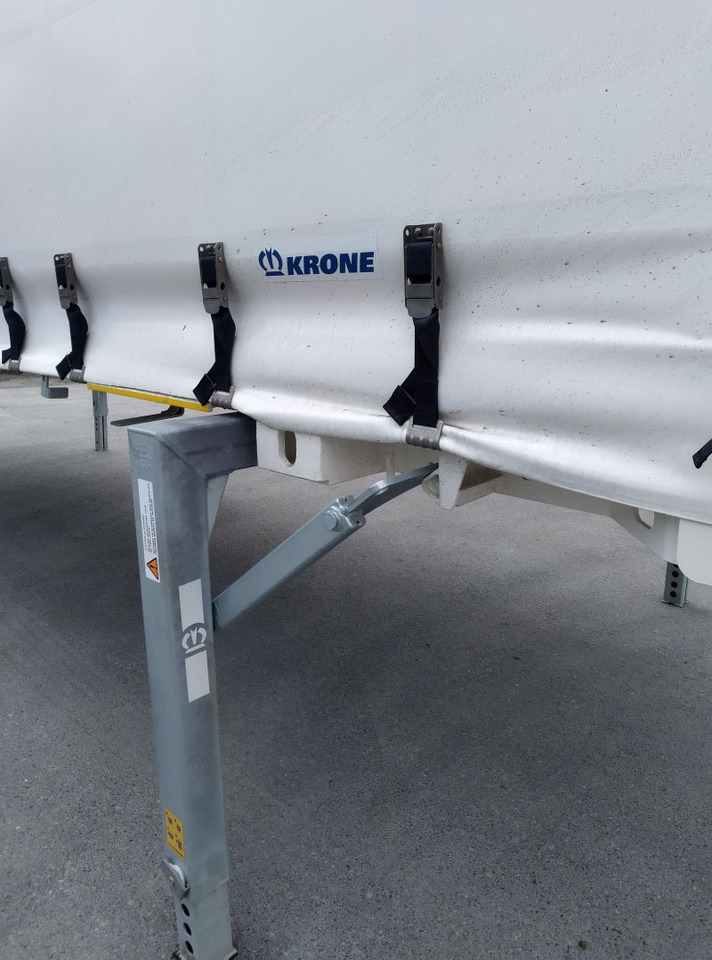 Krone BDF-System, 7.820 mm lang, FABRIKNEU - Ponyvás felépítmény: 1 kép. Krone BDF-System, 7.820 mm lang, FABRIKNEU - Ponyvás felépítmény: 1 kép.