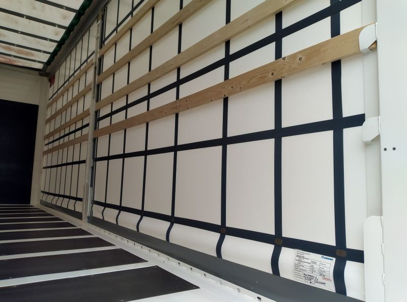 Ponyvás felépítmény Krone BDF-System, 7.820 mm lang.: 7 kép. Ponyvás felépítmény Krone BDF-System, 7.820 mm lang.: 7 kép.