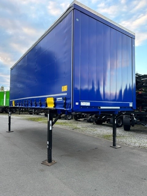 Krone BDF Wechselaufbau 7.45m - THW Ausführung - Ponyvás felépítmény: 5 kép. Krone BDF Wechselaufbau 7.45m - THW Ausführung - Ponyvás felépítmény: 5 kép.
