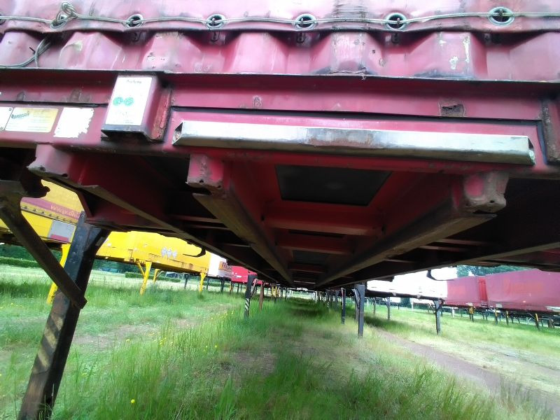 Krone Wechselpritsche mit Bordwänden und Plane, BDF-System, 7.450 mm lang. - Ponyvás felépítmény: 1 kép. Krone Wechselpritsche mit Bordwänden und Plane, BDF-System, 7.450 mm lang. - Ponyvás felépítmény: 1 kép.