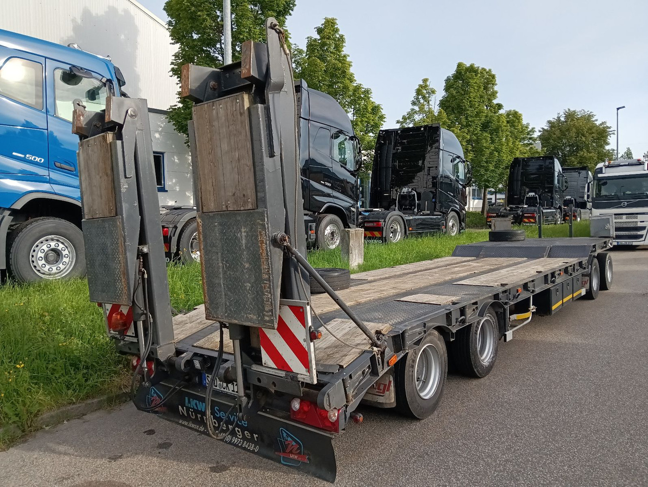 Fliegl 4-Achs Tieflader hydr.Rampe Blatt TopZustand TÜV - Pótkocsi mélybölcsős: 3 kép. Fliegl 4-Achs Tieflader hydr.Rampe Blatt TopZustand TÜV - Pótkocsi mélybölcsős: 3 kép.