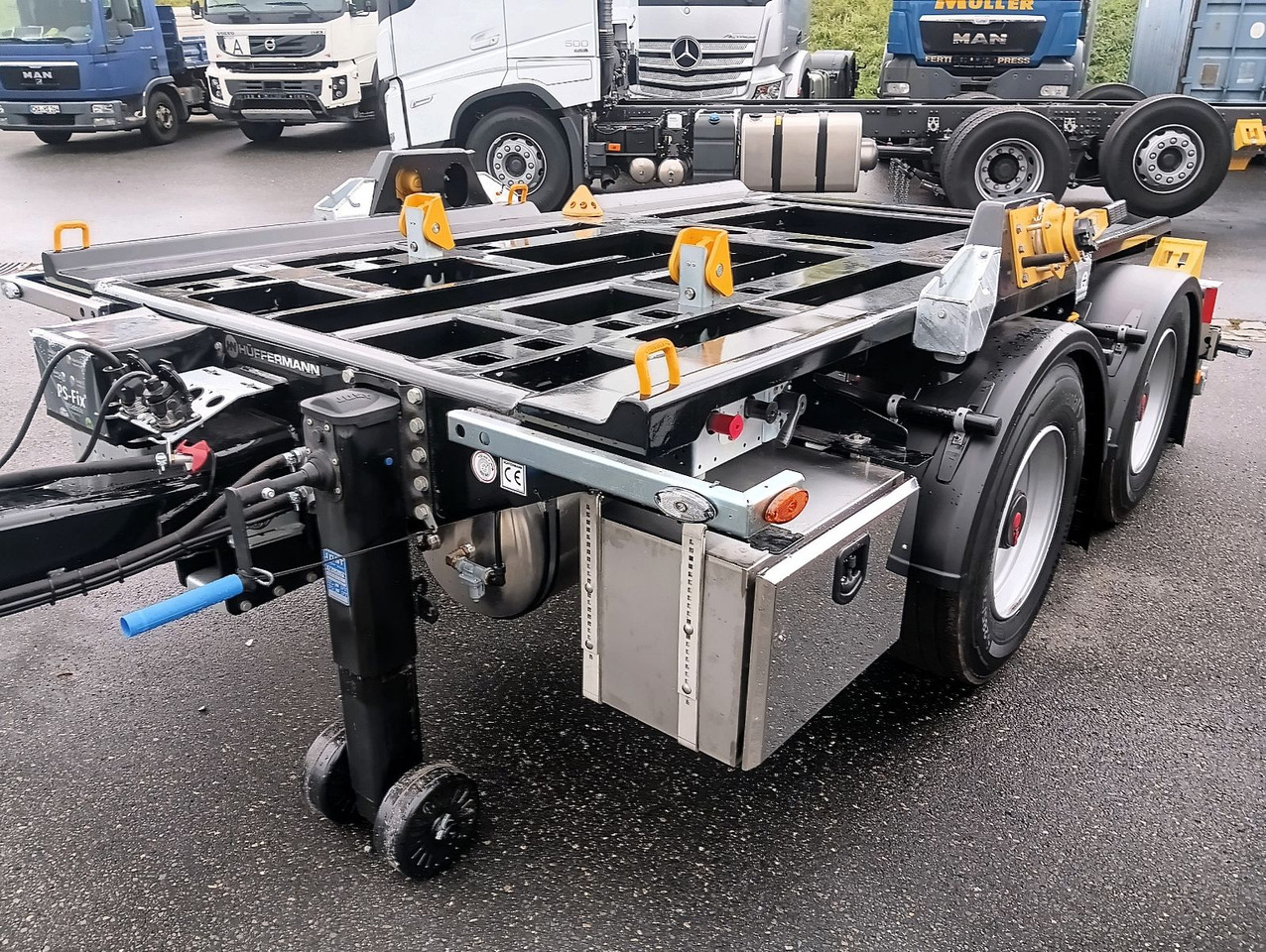 Hüffermann 2-A-MINI-CARRIER SAFETYFIX VERZINKT FULLOPTION - Multiliftes/ Konténerszállító pótkocsi: 3 kép. Hüffermann 2-A-MINI-CARRIER SAFETYFIX VERZINKT FULLOPTION - Multiliftes/ Konténerszállító pótkocsi: 3 kép.