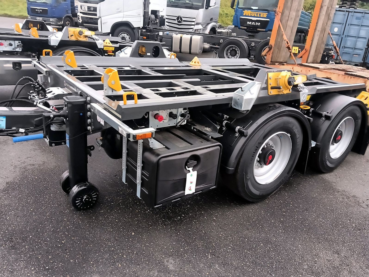 Hüffermann 2-A-MINI-CARRIER SAFETYFIX VERZINKT NEU TOP-PREI - Multiliftes/ Konténerszállító pótkocsi: 3 kép. Hüffermann 2-A-MINI-CARRIER SAFETYFIX VERZINKT NEU TOP-PREI - Multiliftes/ Konténerszállító pótkocsi: 3 kép.