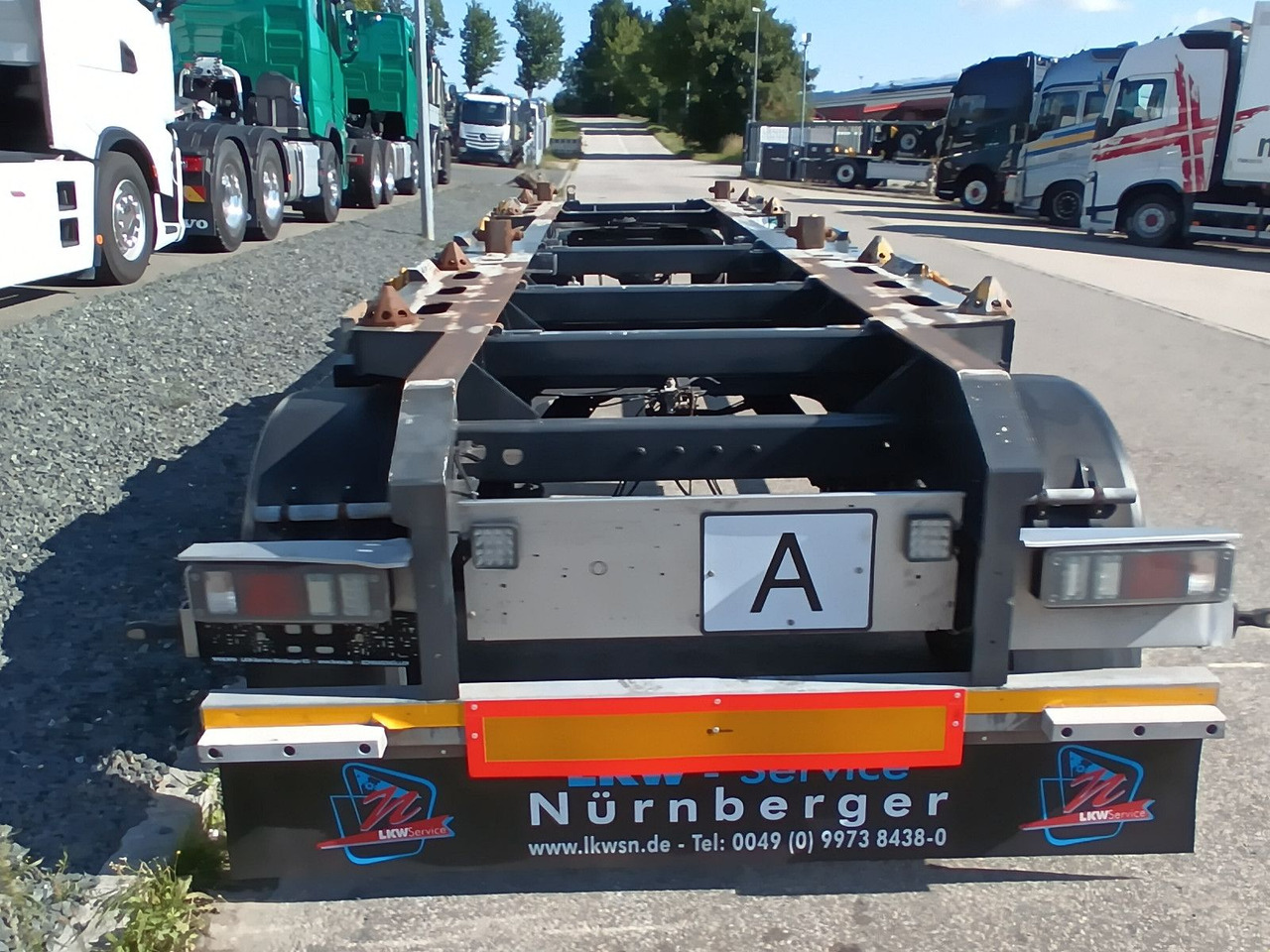 Hüffermann 2-A VARIO-CARRIER VERZINKT SAFETYFIX Reifen/TÜV - Multiliftes/ Konténerszállító pótkocsi: 2 kép. Hüffermann 2-A VARIO-CARRIER VERZINKT SAFETYFIX Reifen/TÜV - Multiliftes/ Konténerszállító pótkocsi: 2 kép.