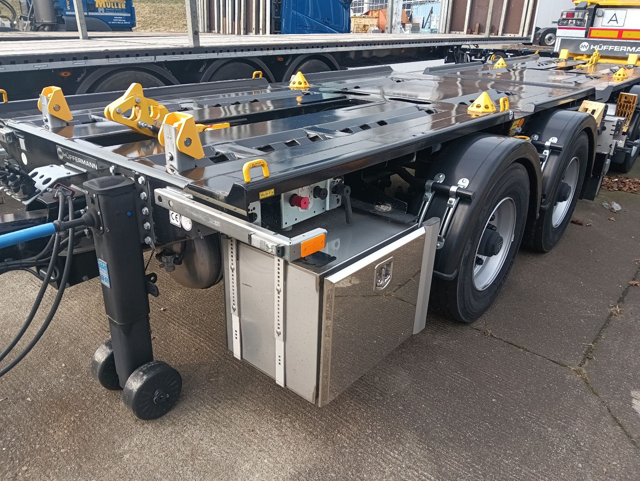 Hüffermann 2-ACHS-MINI-CARRIER MULTIFIX verzinkt NEU BPW Hüffermann 2-ACHS-MINI-CARRIER MULTIFIX verzinkt NEU BPW - Multiliftes/ Konténerszállító pótkocsi: 5 kép. Hüffermann 2-ACHS-MINI-CARRIER MULTIFIX verzinkt NEU BPW Hüffermann 2-ACHS-MINI-CARRIER MULTIFIX verzinkt NEU BPW - Multiliftes/ Konténerszállító pótkocsi: 5 kép.
