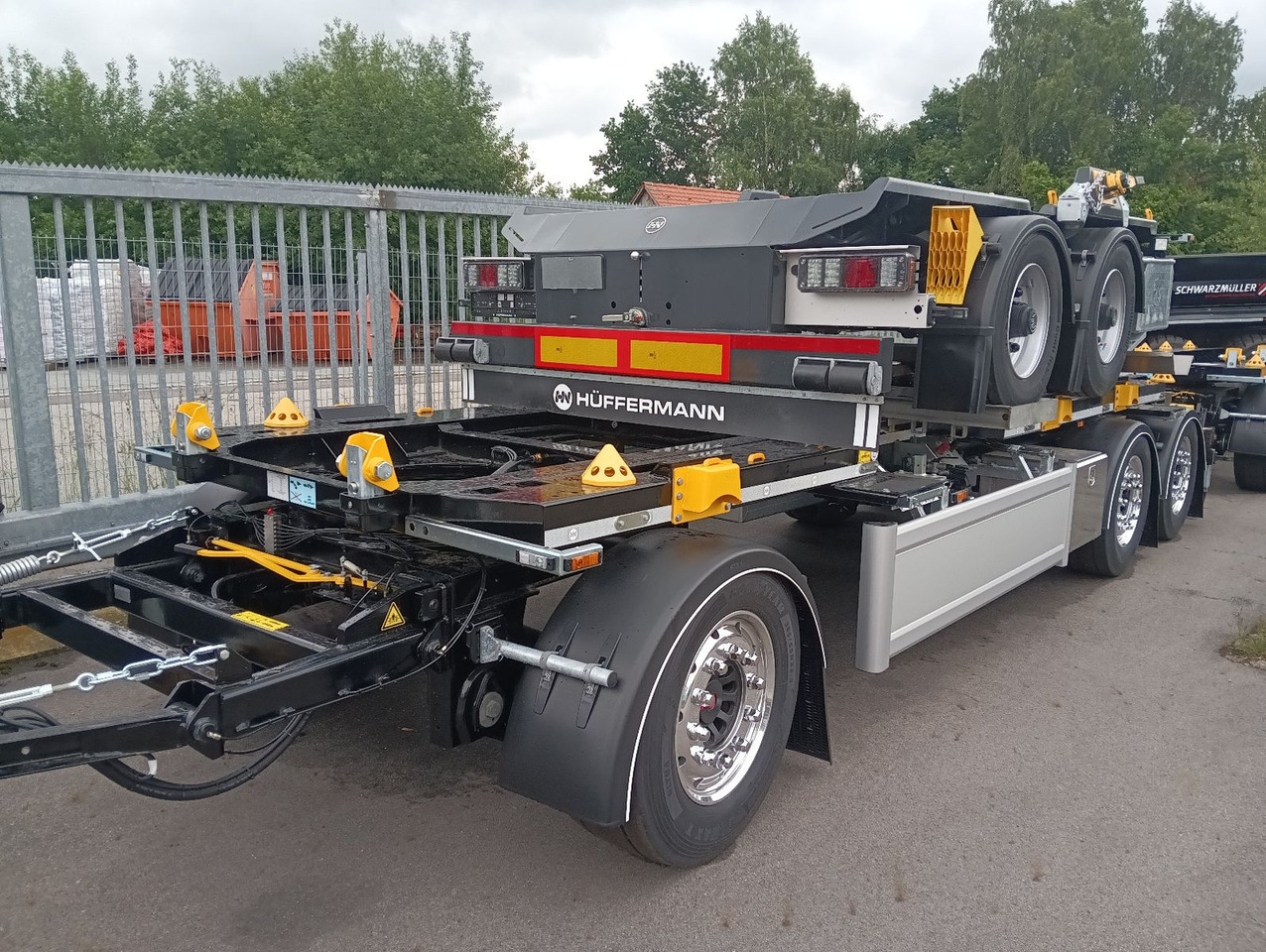 Hüffermann 3-A VARIO-CARRIER SAF NEU VERZINKT LiftAlufelgen - Multiliftes/ Konténerszállító pótkocsi: 3 kép. Hüffermann 3-A VARIO-CARRIER SAF NEU VERZINKT LiftAlufelgen - Multiliftes/ Konténerszállító pótkocsi: 3 kép.