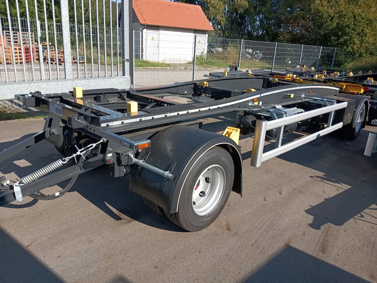 Hüffermann HSA1870 SAF VERZINKT Schlitten 5m-7m 3158kg NEU - Multiliftes/ Konténerszállító pótkocsi: 5 kép. Hüffermann HSA1870 SAF VERZINKT Schlitten 5m-7m 3158kg NEU - Multiliftes/ Konténerszállító pótkocsi: 5 kép.