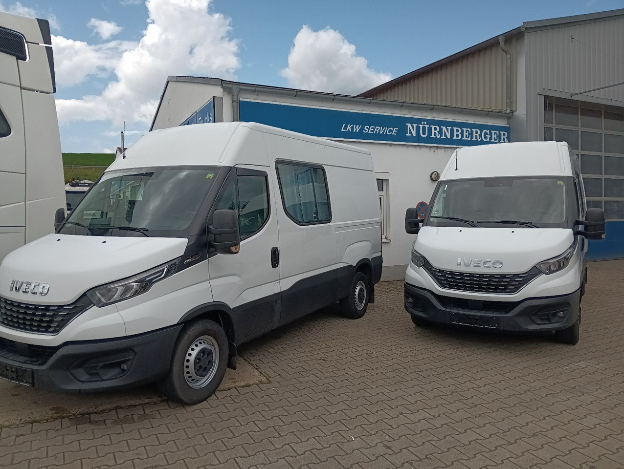 Iveco Daily Kasten HKa 35S21 V WB3520 AHK, Standheizun - Furgon: 5 kép. Iveco Daily Kasten HKa 35S21 V WB3520 AHK, Standheizun - Furgon: 5 kép.