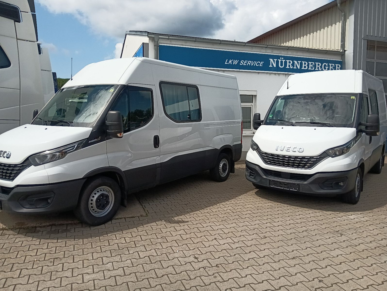 Iveco Daily Kasten HKa 35S21 V WB3520 AHK, Standheizun - Furgon: 4 kép. Iveco Daily Kasten HKa 35S21 V WB3520 AHK, Standheizun - Furgon: 4 kép.