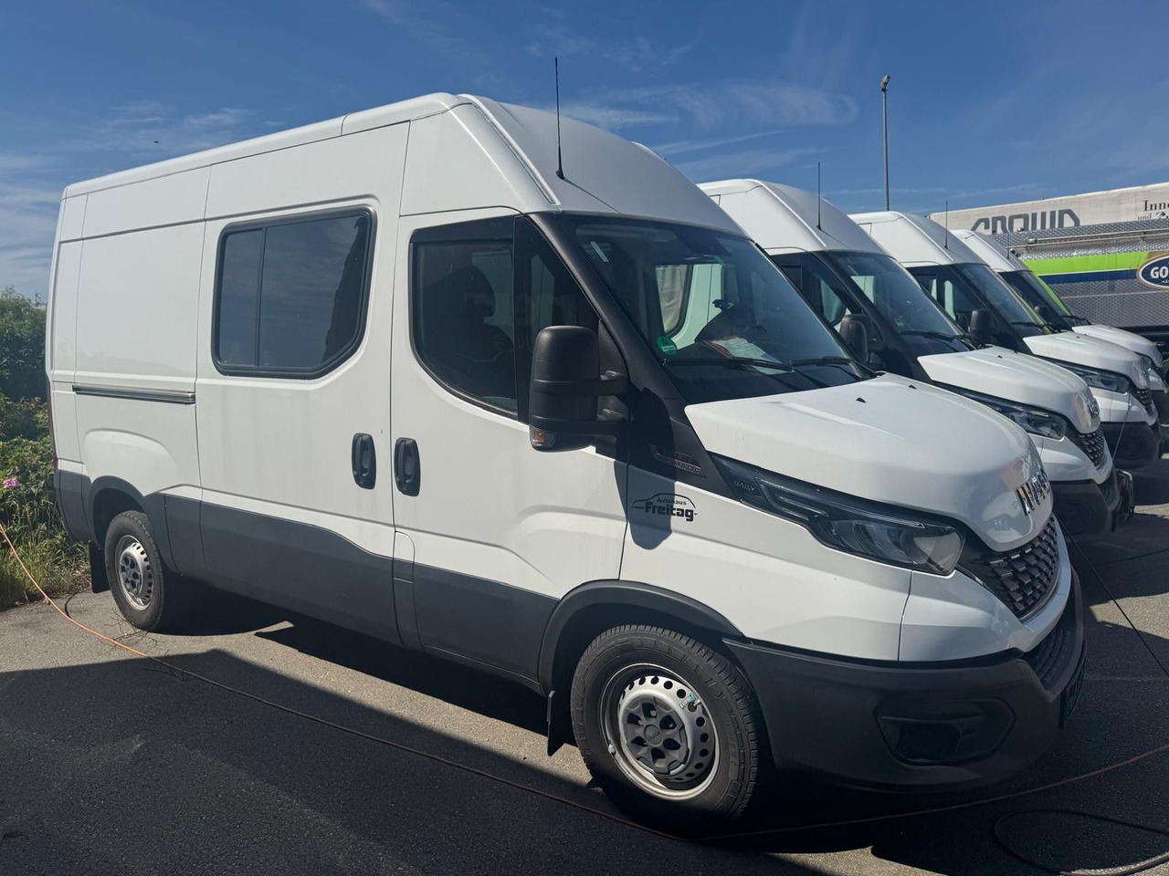 Iveco Daily Kasten HKa 35S21 V WB3520 AHK, Standheizun - Furgon: 2 kép. Iveco Daily Kasten HKa 35S21 V WB3520 AHK, Standheizun - Furgon: 2 kép.