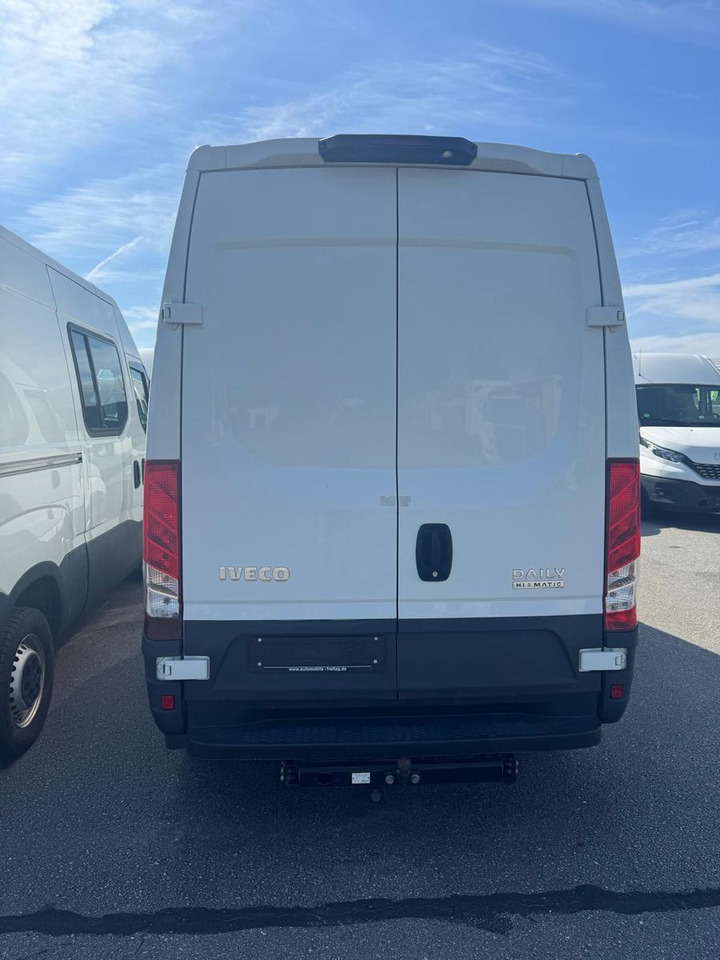 Iveco Daily Kasten HKa 35S21 V WB3520 AHK, Standheizun - Furgon: 4 kép. Iveco Daily Kasten HKa 35S21 V WB3520 AHK, Standheizun - Furgon: 4 kép.