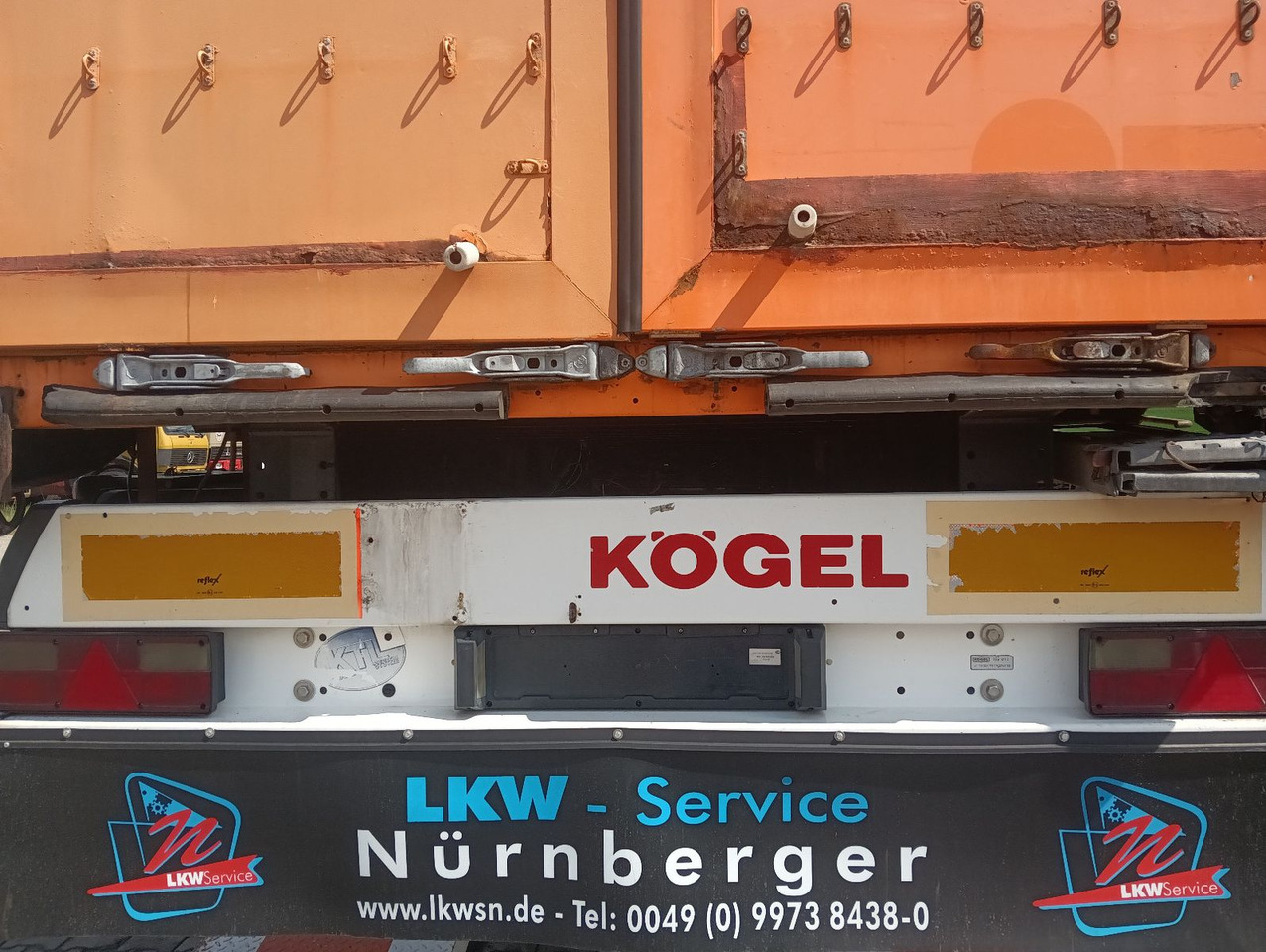 Kögel SN24BORDWANDSIDER EDSCHA BPW Disc Lift Portaltür - Ponyvás félpótkocsi: 4 kép. Kögel SN24BORDWANDSIDER EDSCHA BPW Disc Lift Portaltür - Ponyvás félpótkocsi: 4 kép.