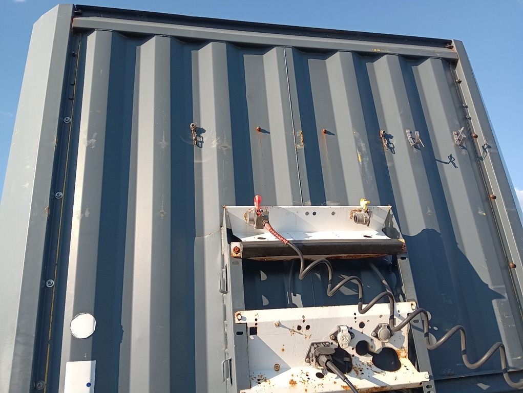 Krone SDP27 TwistLocks 40"+ 20" BPW Lift Rungentaschen Krone SDP27 TwistLocks 40"+ 20" BPW Lift Rungentaschen - Platós félpótkocsi: 2 kép. Krone SDP27 TwistLocks 40"+ 20" BPW Lift Rungentaschen Krone SDP27 TwistLocks 40"+ 20" BPW Lift Rungentaschen - Platós félpótkocsi: 2 kép.