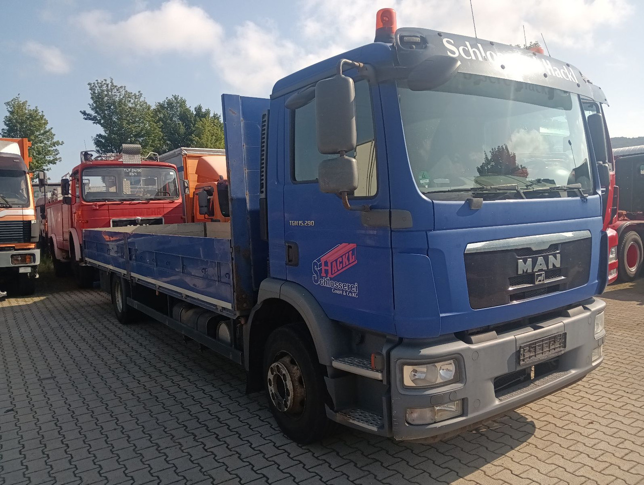 MAN TGM 15:290 4x2BL 8,5t NL 7m Klima 50erAHK Rungen - Platós teherautó: 1 kép. MAN TGM 15:290 4x2BL 8,5t NL 7m Klima 50erAHK Rungen - Platós teherautó: 1 kép.
