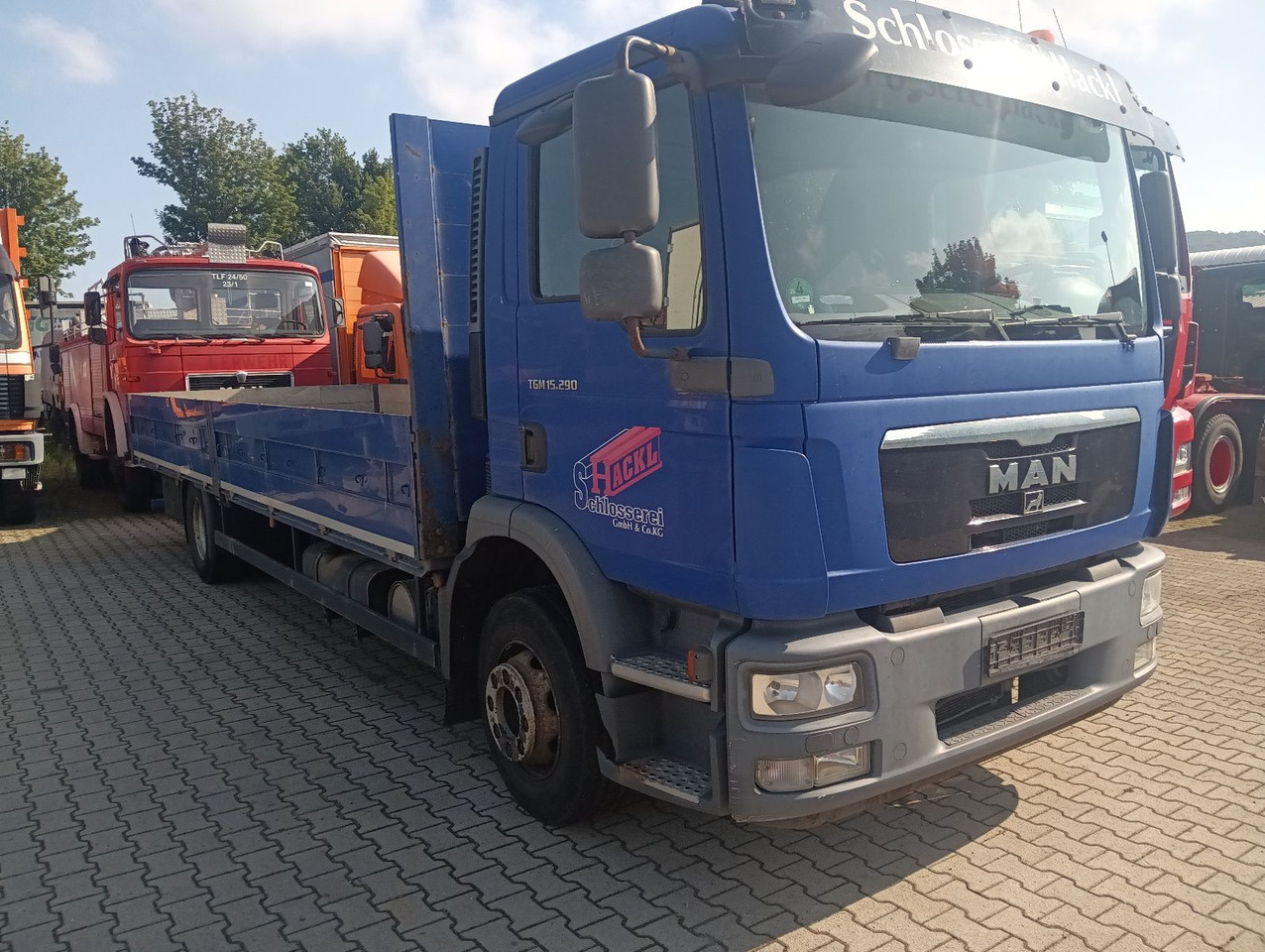 MAN TGM 15:290 4x2BL 8,5t NL 7m Klima 50erAHK Rungen - Platós teherautó: 3 kép. MAN TGM 15:290 4x2BL 8,5t NL 7m Klima 50erAHK Rungen - Platós teherautó: 3 kép.