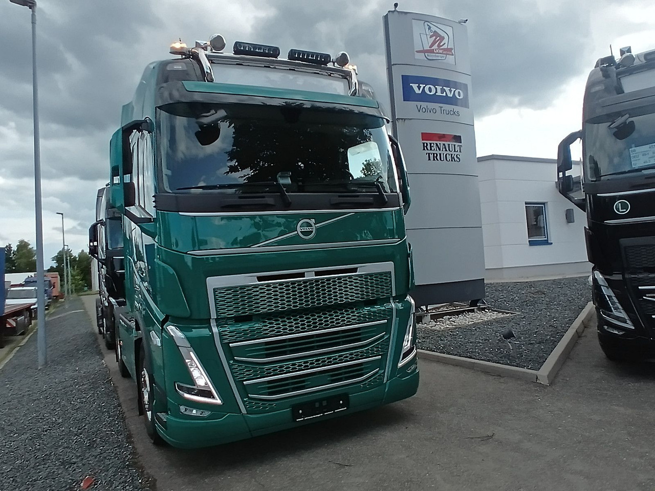 Volvo FH 500 4x2T Globe Voll-Luft ACC I-PARC NaviALCOA - Nyergesvontató: 1 kép. Volvo FH 500 4x2T Globe Voll-Luft ACC I-PARC NaviALCOA - Nyergesvontató: 1 kép.