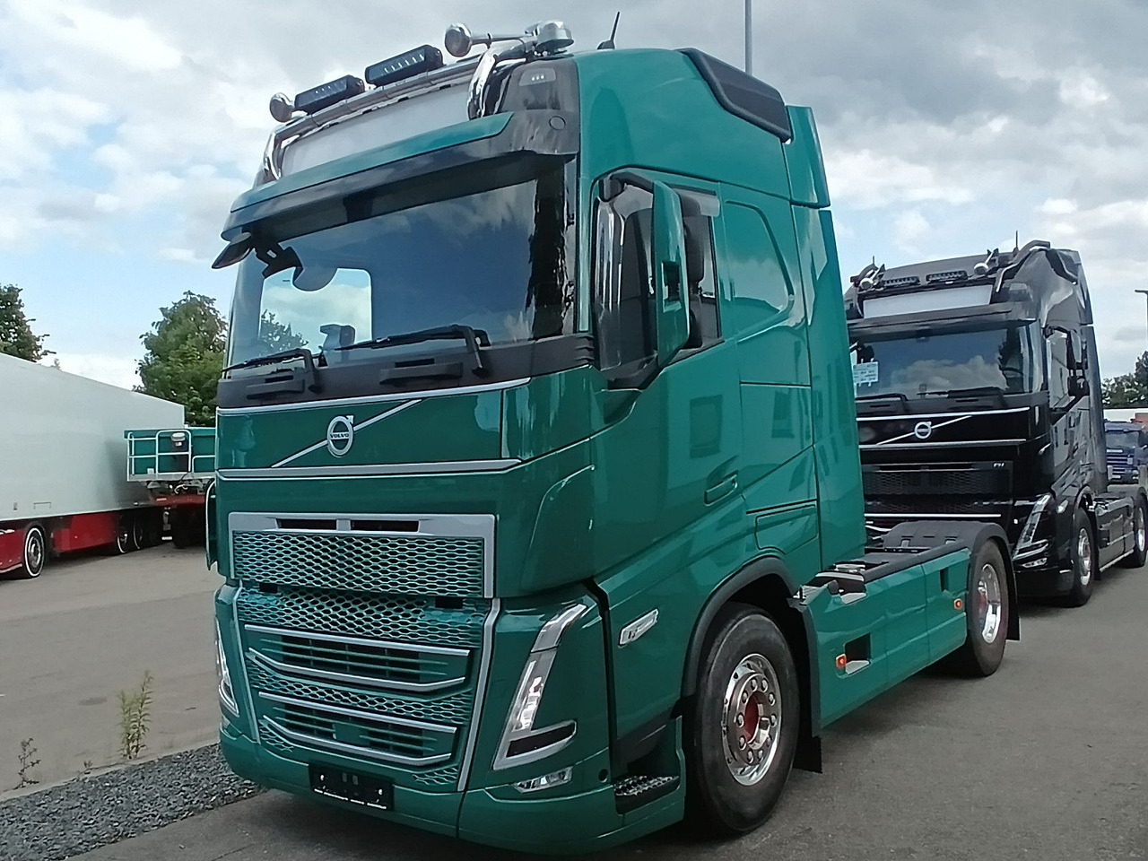 Volvo FH 500 4x2T Globe Voll-Luft ACC I-PARC NaviALCOA - Nyergesvontató: 2 kép. Volvo FH 500 4x2T Globe Voll-Luft ACC I-PARC NaviALCOA - Nyergesvontató: 2 kép.