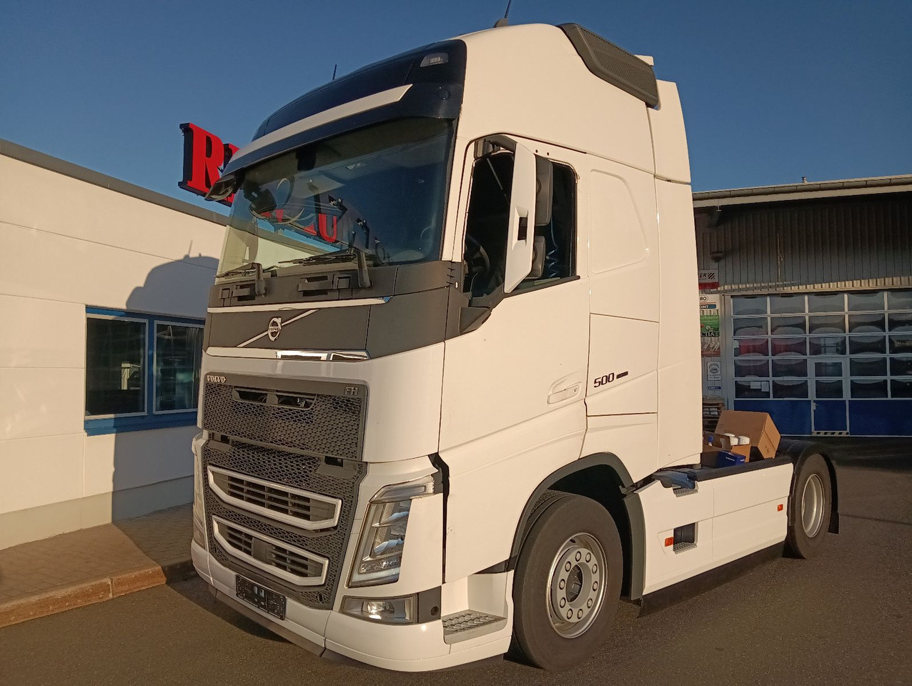 Volvo FH 500 4x2T GlobeXL I-ParcCool VOLVO ServiceNEU - Nyergesvontató: 5 kép. Volvo FH 500 4x2T GlobeXL I-ParcCool VOLVO ServiceNEU - Nyergesvontató: 5 kép.