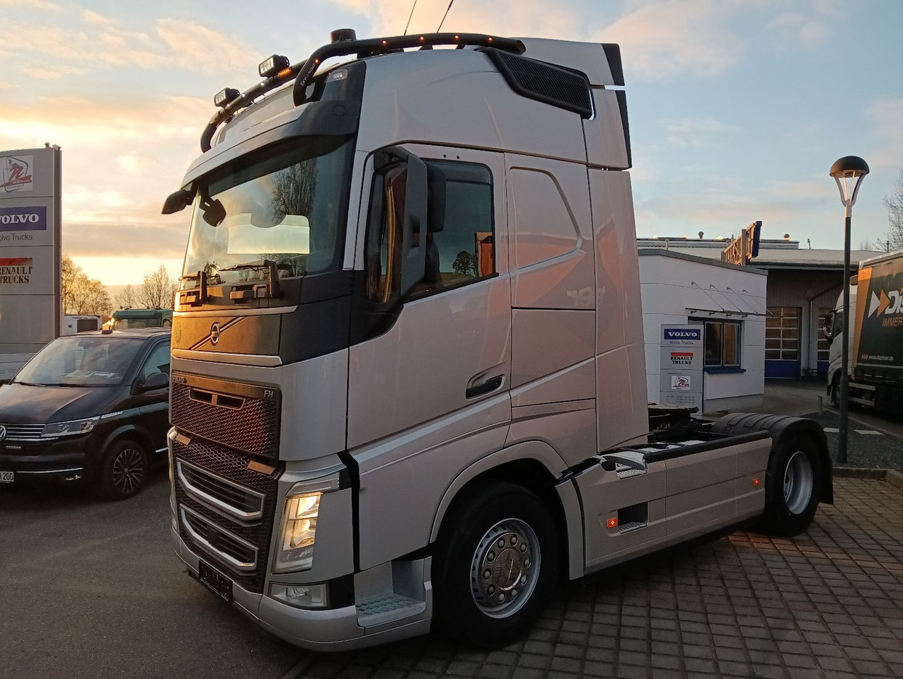 Volvo FH460 Globe FullSpoiler TV I-PARC 2xTank German - Nyergesvontató: 3 kép. Volvo FH460 Globe FullSpoiler TV I-PARC 2xTank German - Nyergesvontató: 3 kép.