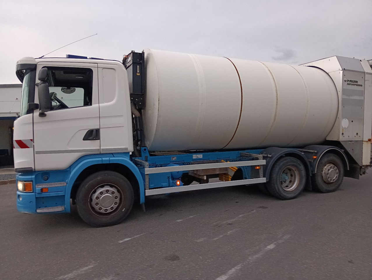 Scania G360 6x2 RETARDER FAUN ROTOPRESS 521L Zöller 230 - Szemetesautó: 4 kép. Scania G360 6x2 RETARDER FAUN ROTOPRESS 521L Zöller 230 - Szemetesautó: 4 kép.