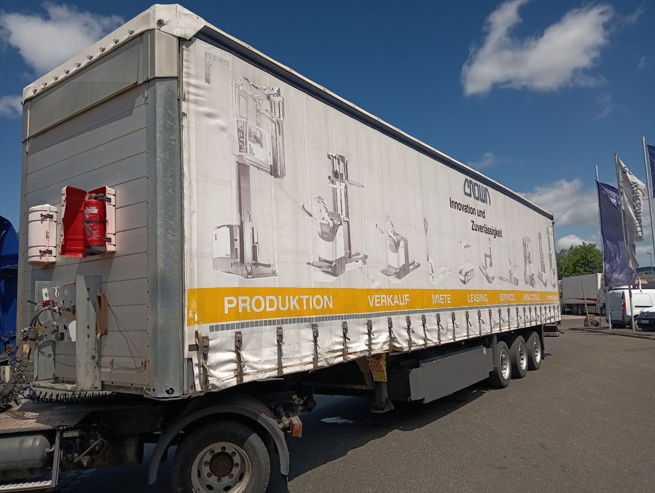 Schmitz Cargobull SCS24 DOPPELSTOCK HUBDACH Lift SAF 455/40R22,5 - Ponyvás félpótkocsi: 1 kép. Schmitz Cargobull SCS24 DOPPELSTOCK HUBDACH Lift SAF 455/40R22,5 - Ponyvás félpótkocsi: 1 kép.