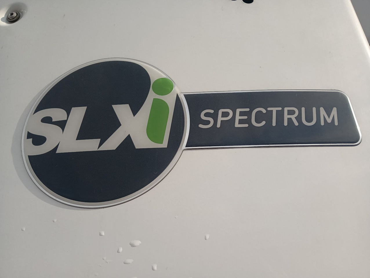 Schmitz Cargobull SKO24-FP45 Bi-Temp TK SLXi Spectrum Doppelst Blu - Félpótkocsi dobozos: 4 kép. Schmitz Cargobull SKO24-FP45 Bi-Temp TK SLXi Spectrum Doppelst Blu - Félpótkocsi dobozos: 4 kép.