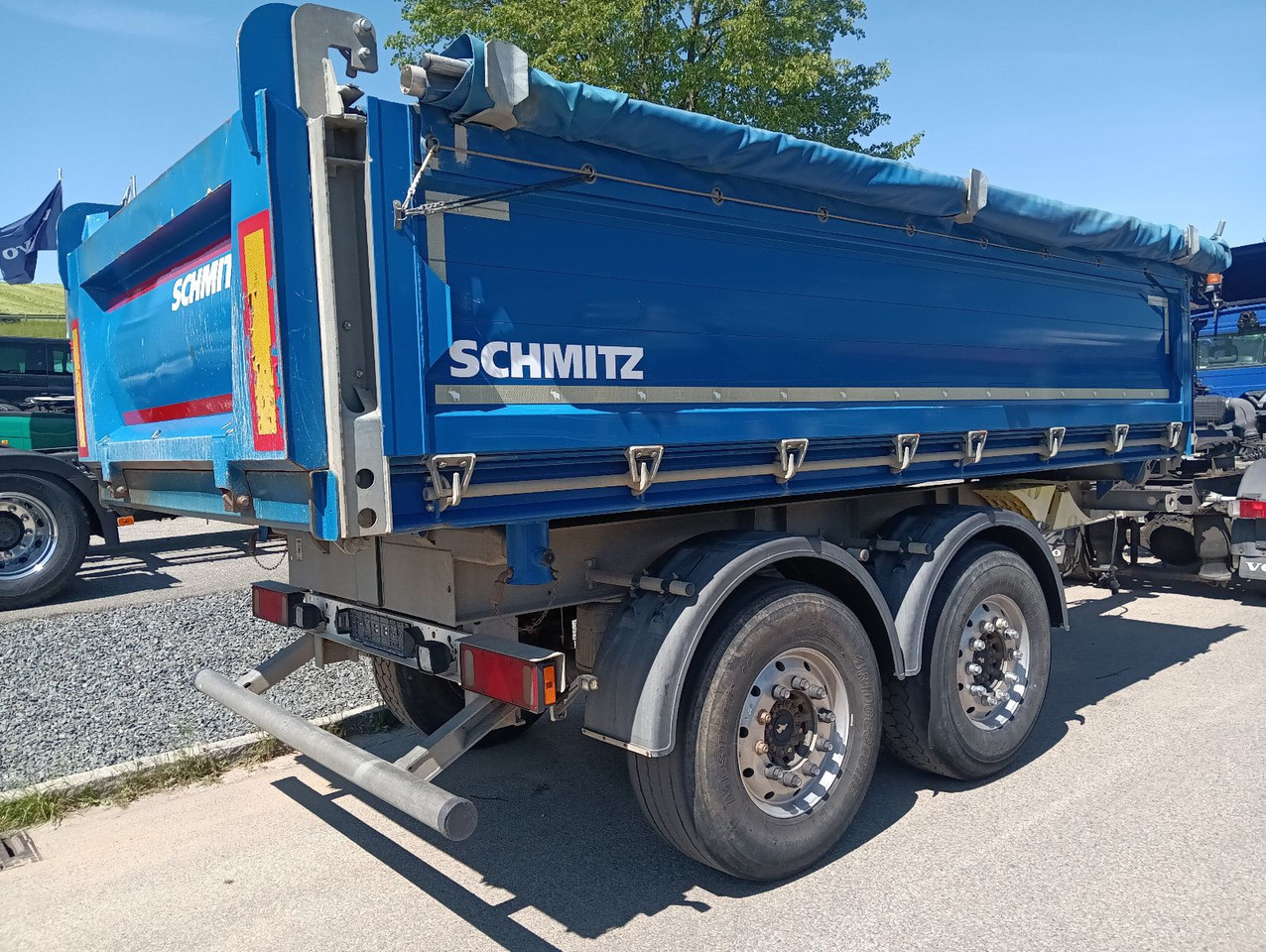 Schmitz Cargobull ZKI 18 Tandem 3-Seiten Kipper ALU ALCOA Rollplan - Pótkocsi billenőplatós: 2 kép. Schmitz Cargobull ZKI 18 Tandem 3-Seiten Kipper ALU ALCOA Rollplan - Pótkocsi billenőplatós: 2 kép.
