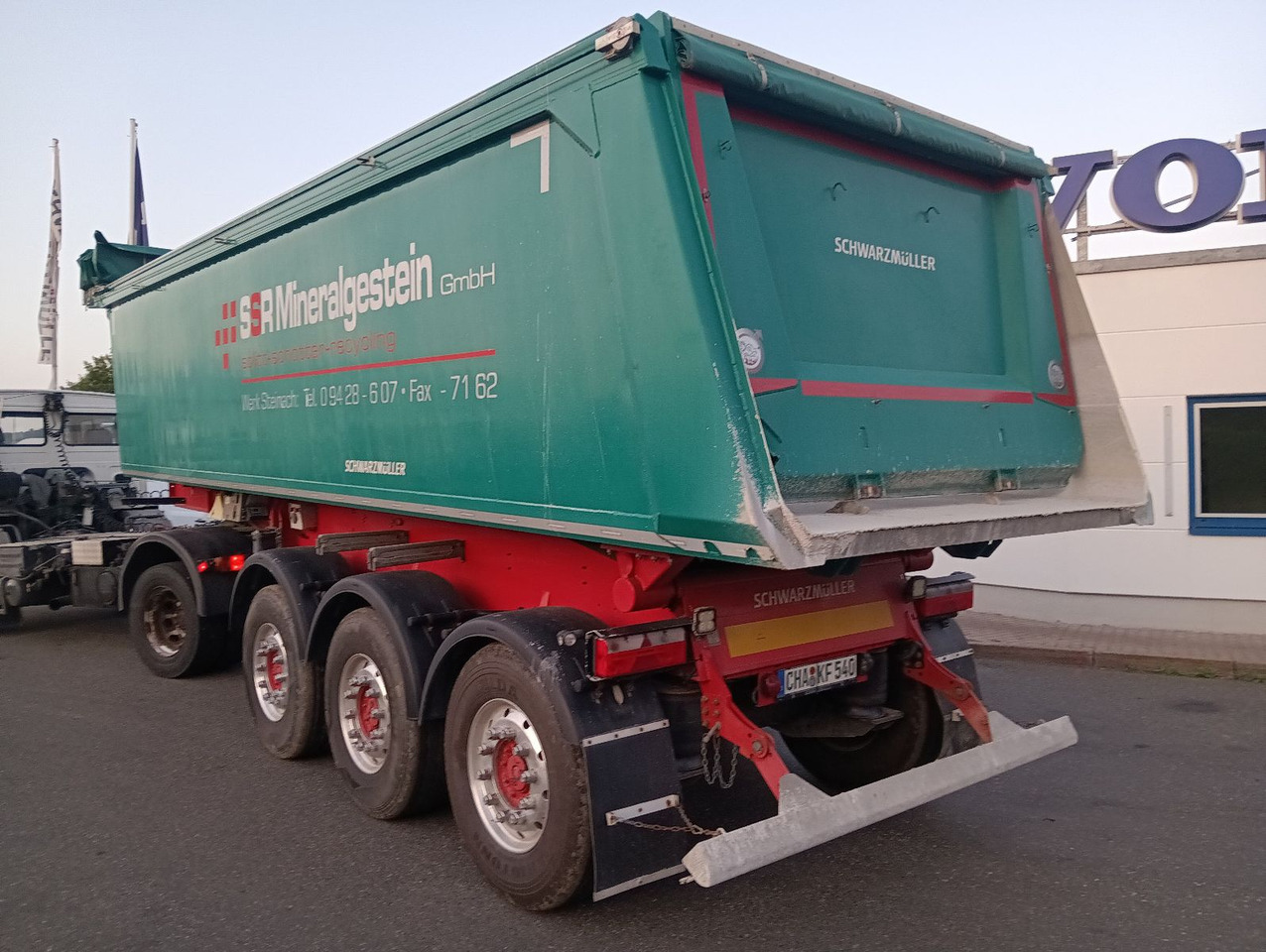 Schwarzmüller 3-A Alumulde ALCOA 27m3 SAF Lift 5,4t el.Verdeck - Félpótkocsi billenőplatós: 1 kép. Schwarzmüller 3-A Alumulde ALCOA 27m3 SAF Lift 5,4t el.Verdeck - Félpótkocsi billenőplatós: 1 kép.