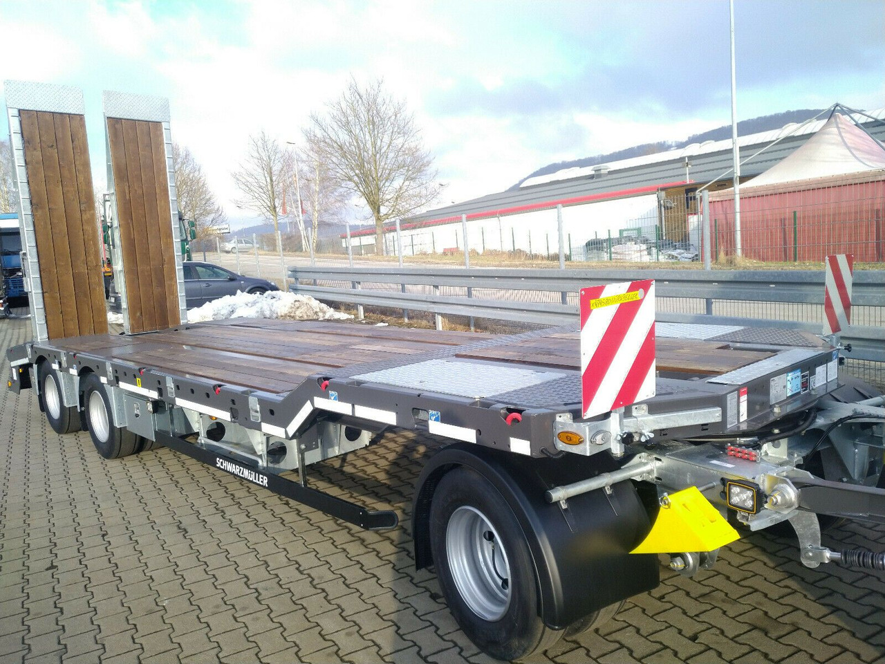 Schwarzmüller 3-A hydr.Rampen Baggermulde Spritzverzinkt Eiche - Pótkocsi mélybölcsős: 1 kép. Schwarzmüller 3-A hydr.Rampen Baggermulde Spritzverzinkt Eiche - Pótkocsi mélybölcsős: 1 kép.