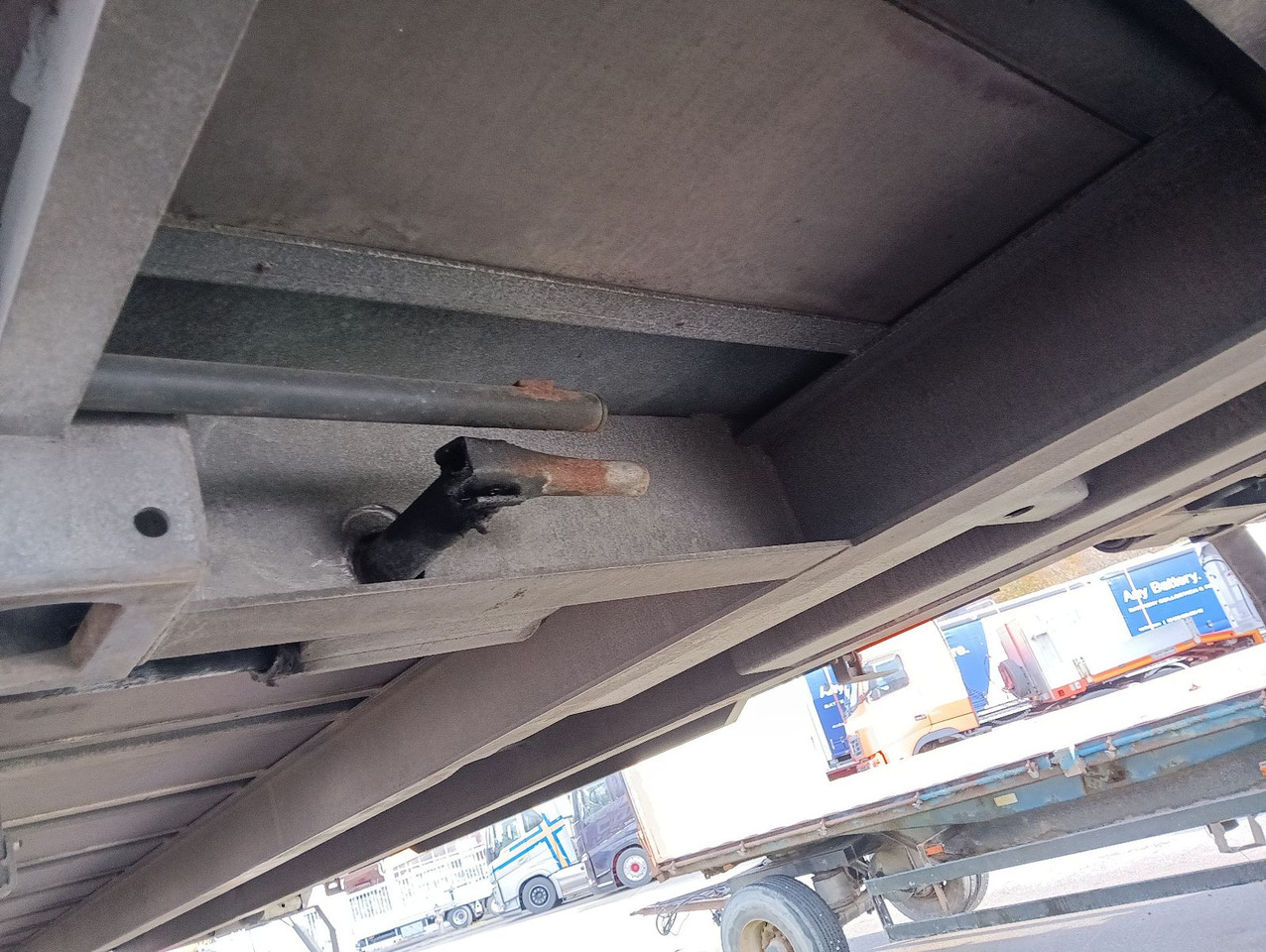 Új Ponyvás felépítmény Wecon 4x Duke WPR715 SG RAPIDO  Bodenstaufach verzinkt: 20 kép.