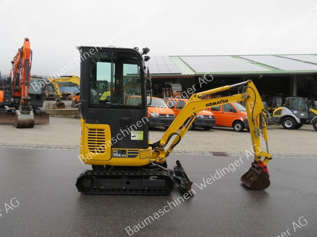 Komatsu PC 16 - Minikotró: 2 kép. Komatsu PC 16 - Minikotró: 2 kép.