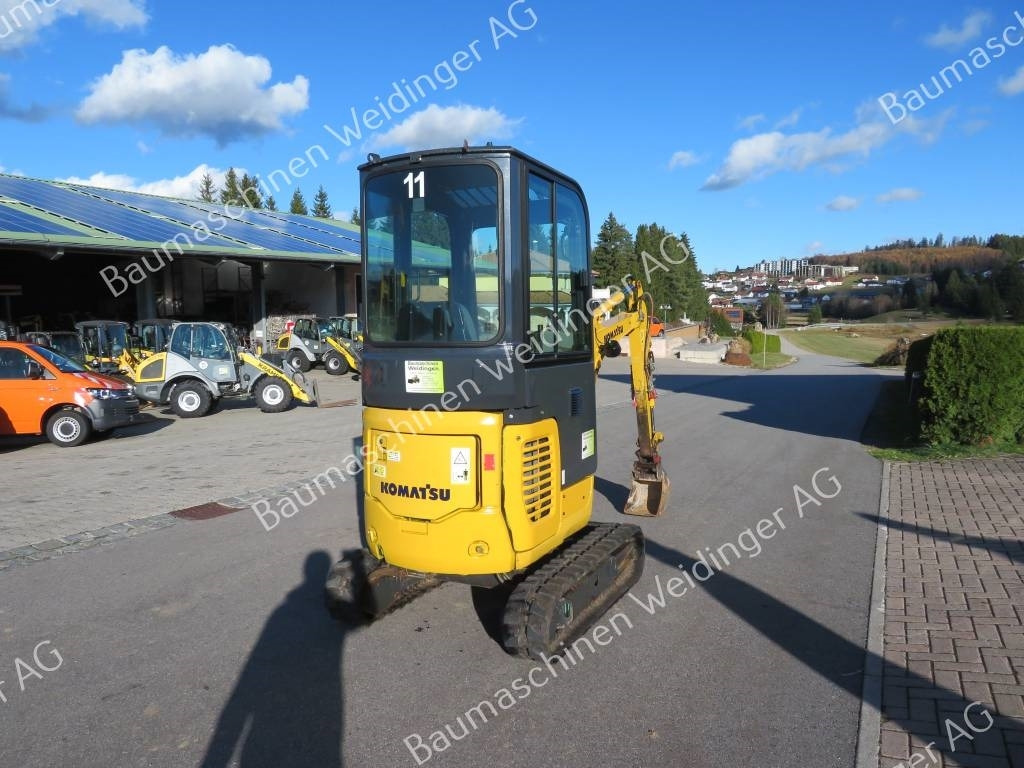Komatsu PC 16 R-3HS - Minikotró: 3 kép. Komatsu PC 16 R-3HS - Minikotró: 3 kép.