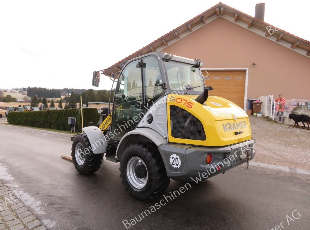 Kramer 5075 - Gumikerekes homlokrakodó: 5 kép. Kramer 5075 - Gumikerekes homlokrakodó: 5 kép.