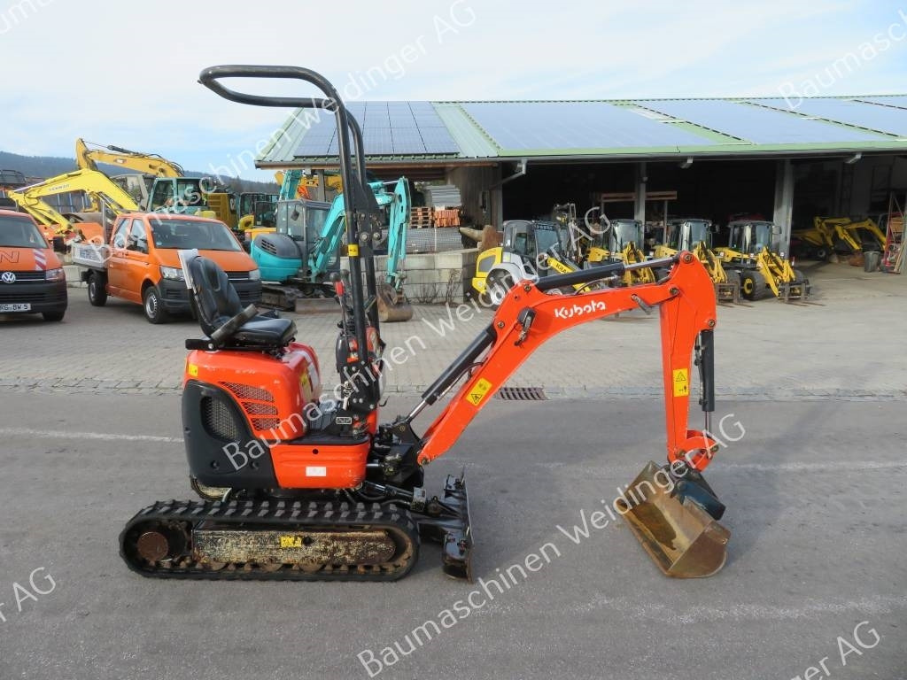 Kubota U 10-3 - Minikotró: 2 kép. Kubota U 10-3 - Minikotró: 2 kép.