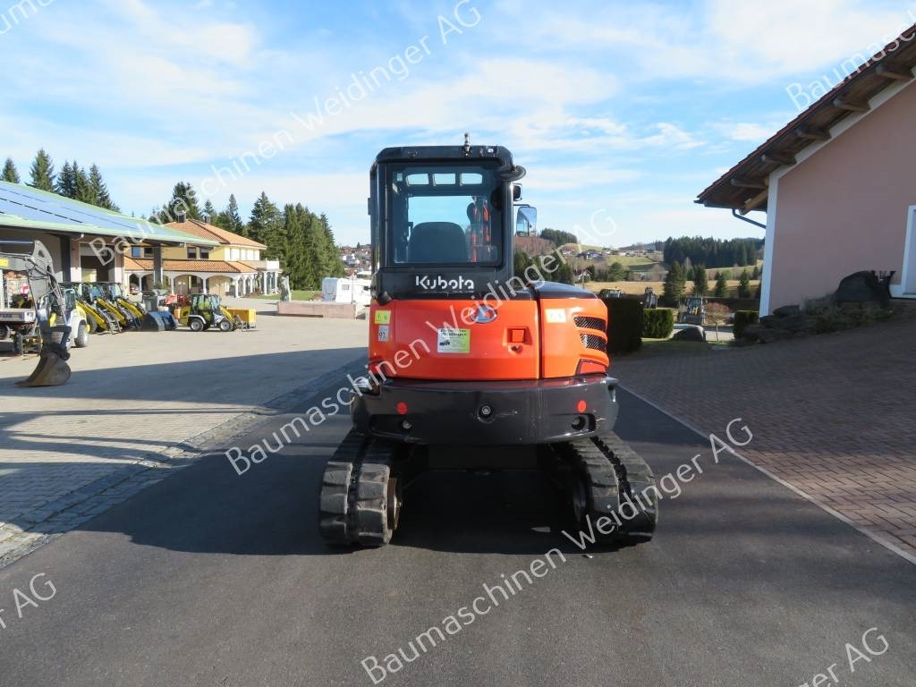 Kubota U 55-4 - Minikotró: 4 kép. Kubota U 55-4 - Minikotró: 4 kép.
