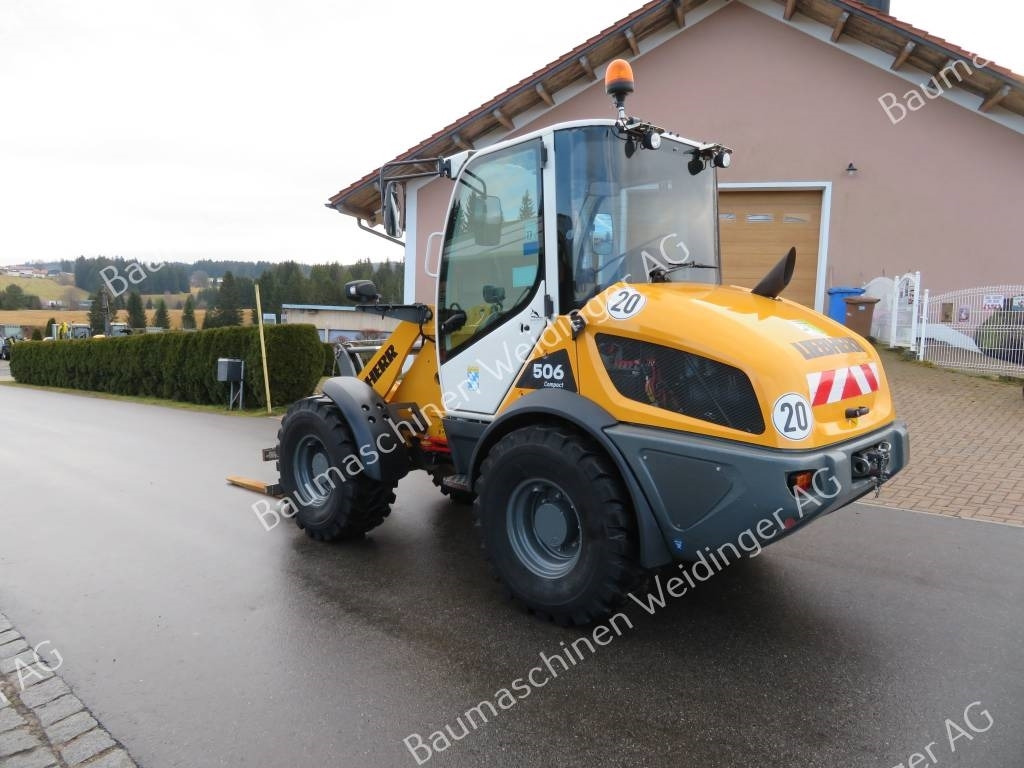 Liebherr L 506 C - Gumikerekes homlokrakodó: 5 kép. Liebherr L 506 C - Gumikerekes homlokrakodó: 5 kép.