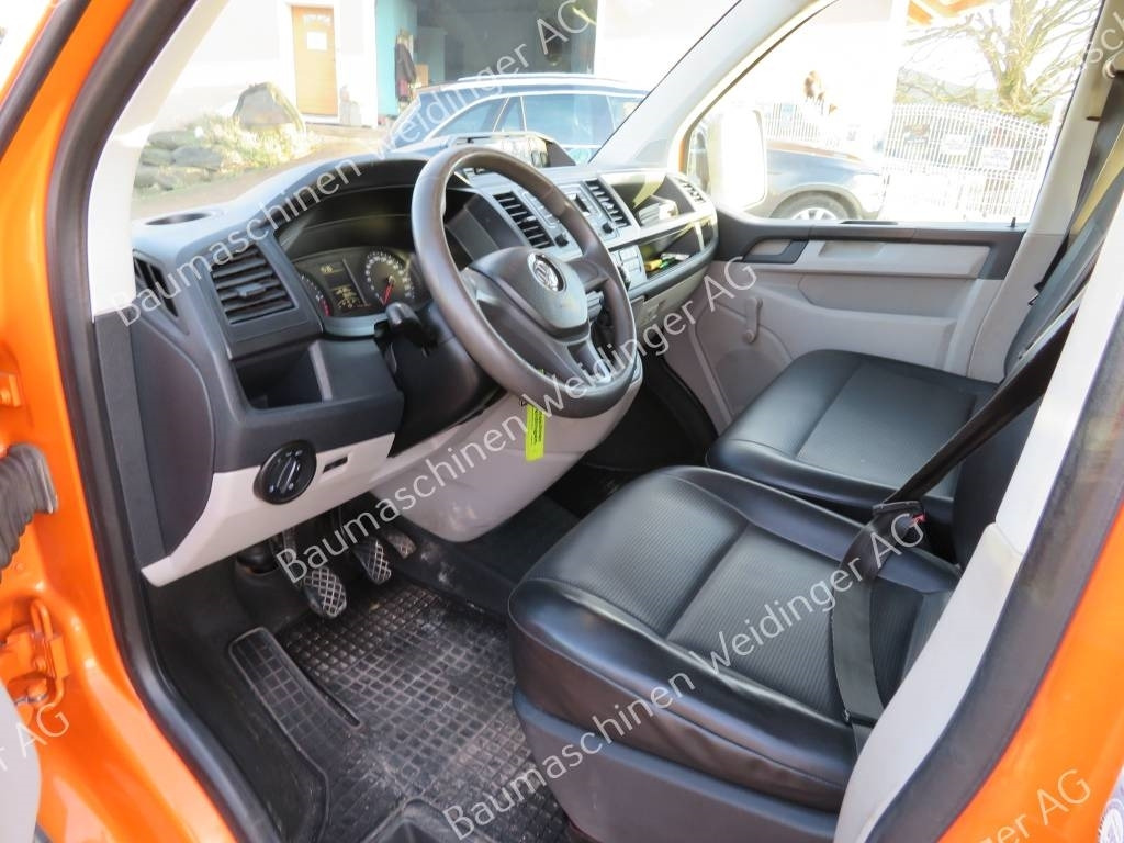 Platós kisteherautó, Duplakabinos kisteherautó Volkswagen Doka T6 Doppelkabiner Pritsche: 6 kép.