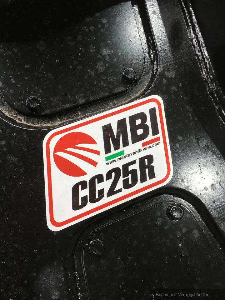 MBI CC25R für 25- 32to. Bagger - Roppantó olló - Építőipari gépek: 4 kép. MBI CC25R für 25- 32to. Bagger - Roppantó olló - Építőipari gépek: 4 kép.