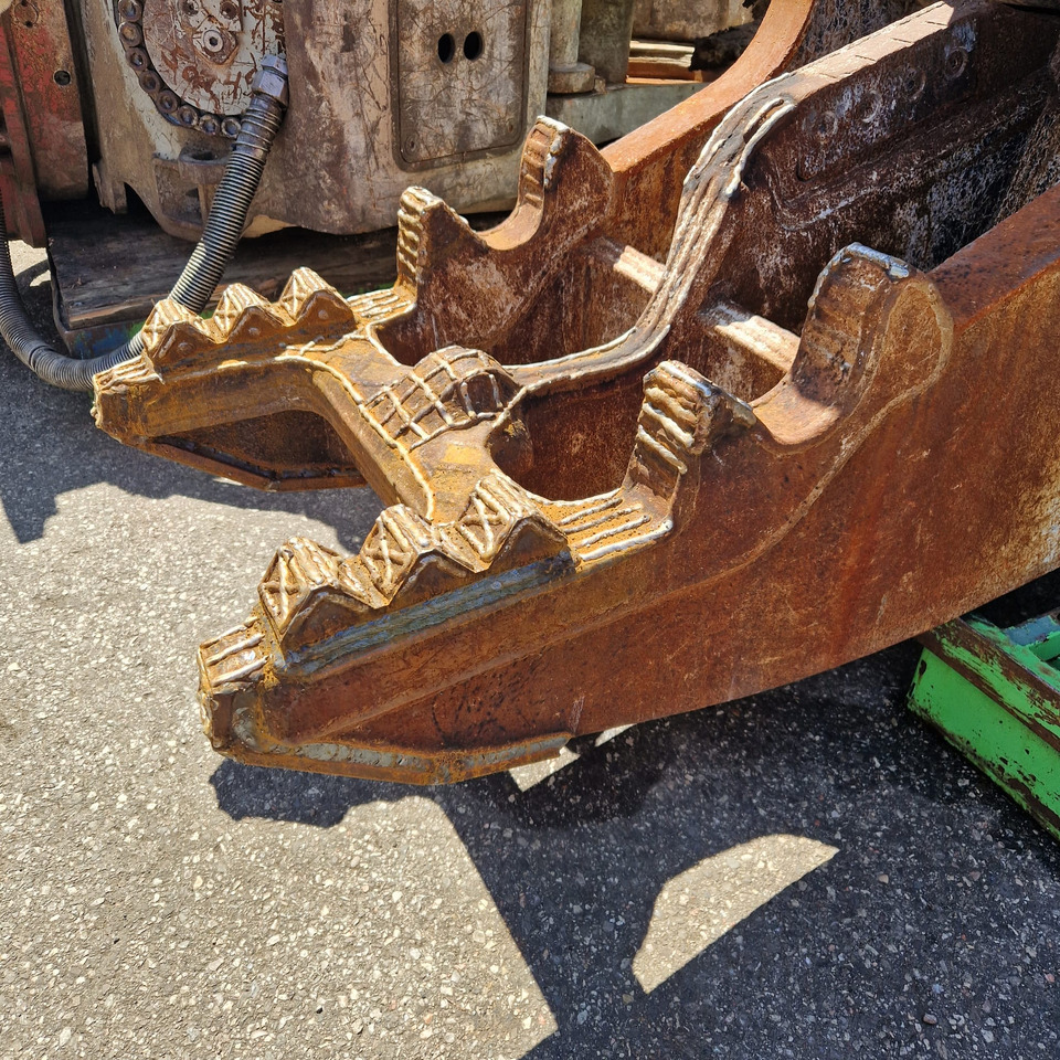 MBI RP25; 2600kg f. 25- 35to excavator - Roppantó olló - Építőipari gépek: 2 kép. MBI RP25; 2600kg f. 25- 35to excavator - Roppantó olló - Építőipari gépek: 2 kép.