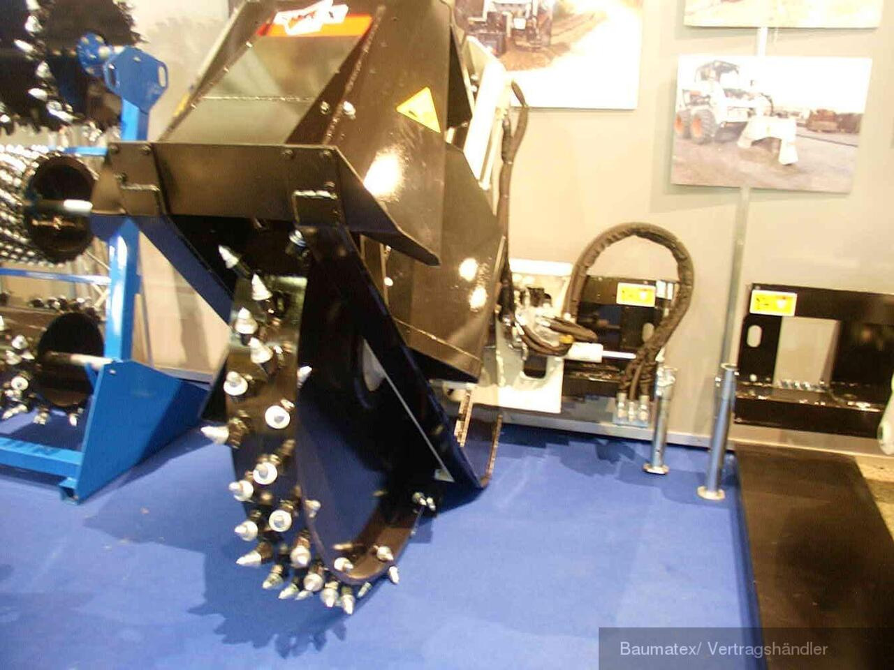 Simex T800 Fräsrad f. Kompaktlader - Árokásó: 1 kép. Simex T800 Fräsrad f. Kompaktlader - Árokásó: 1 kép.